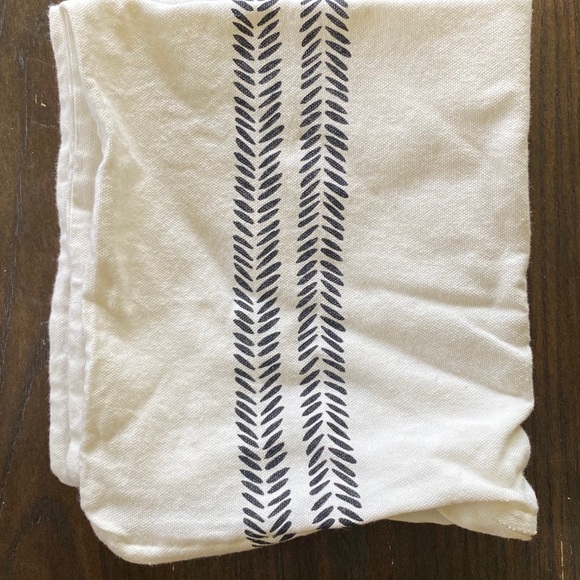 🌵SOLD🌵Set of 2 accent pillowcases - Picture 4 of 4